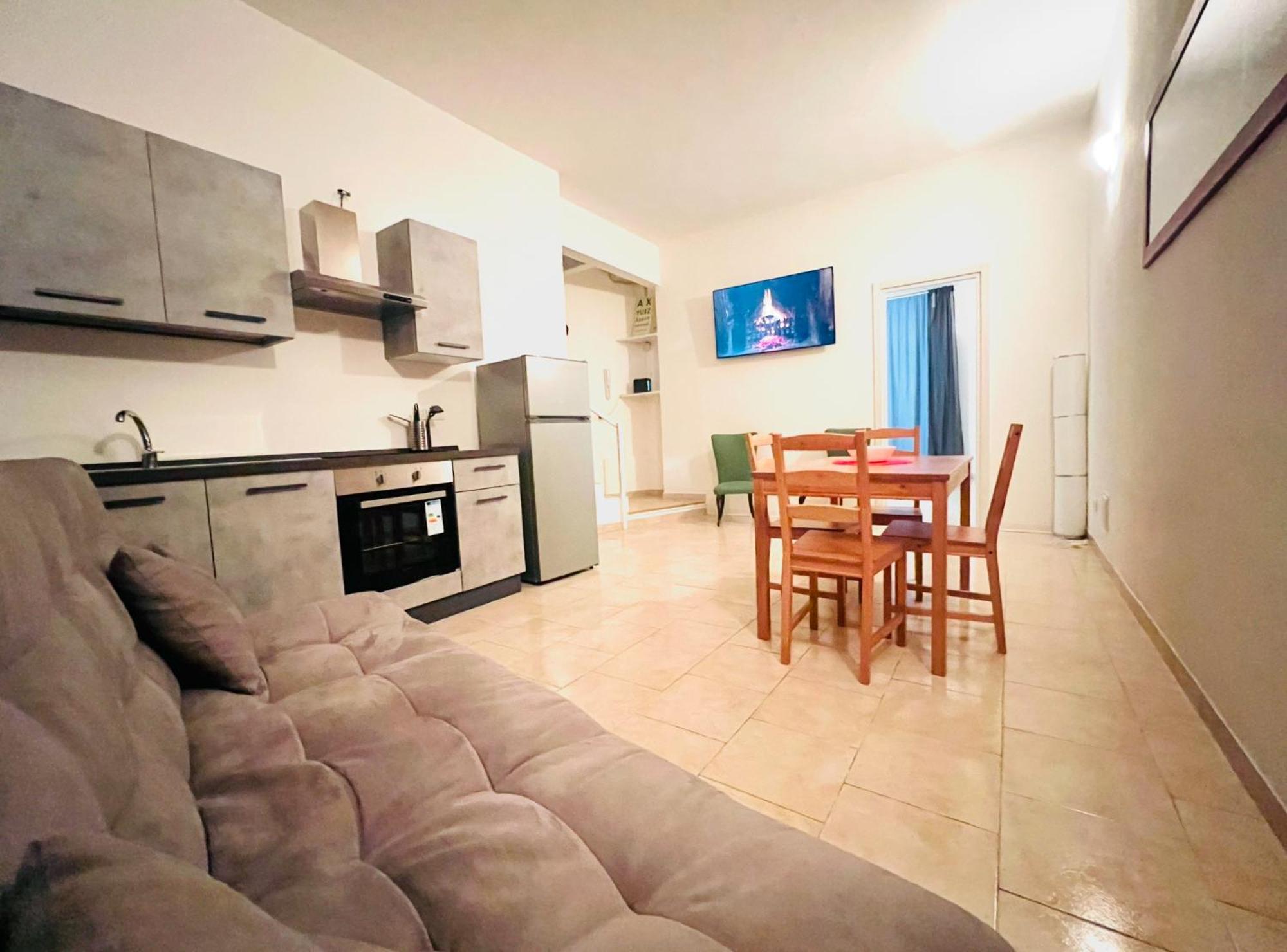 Nice With Parking Close To The Metro In City Very Nice * Mailand