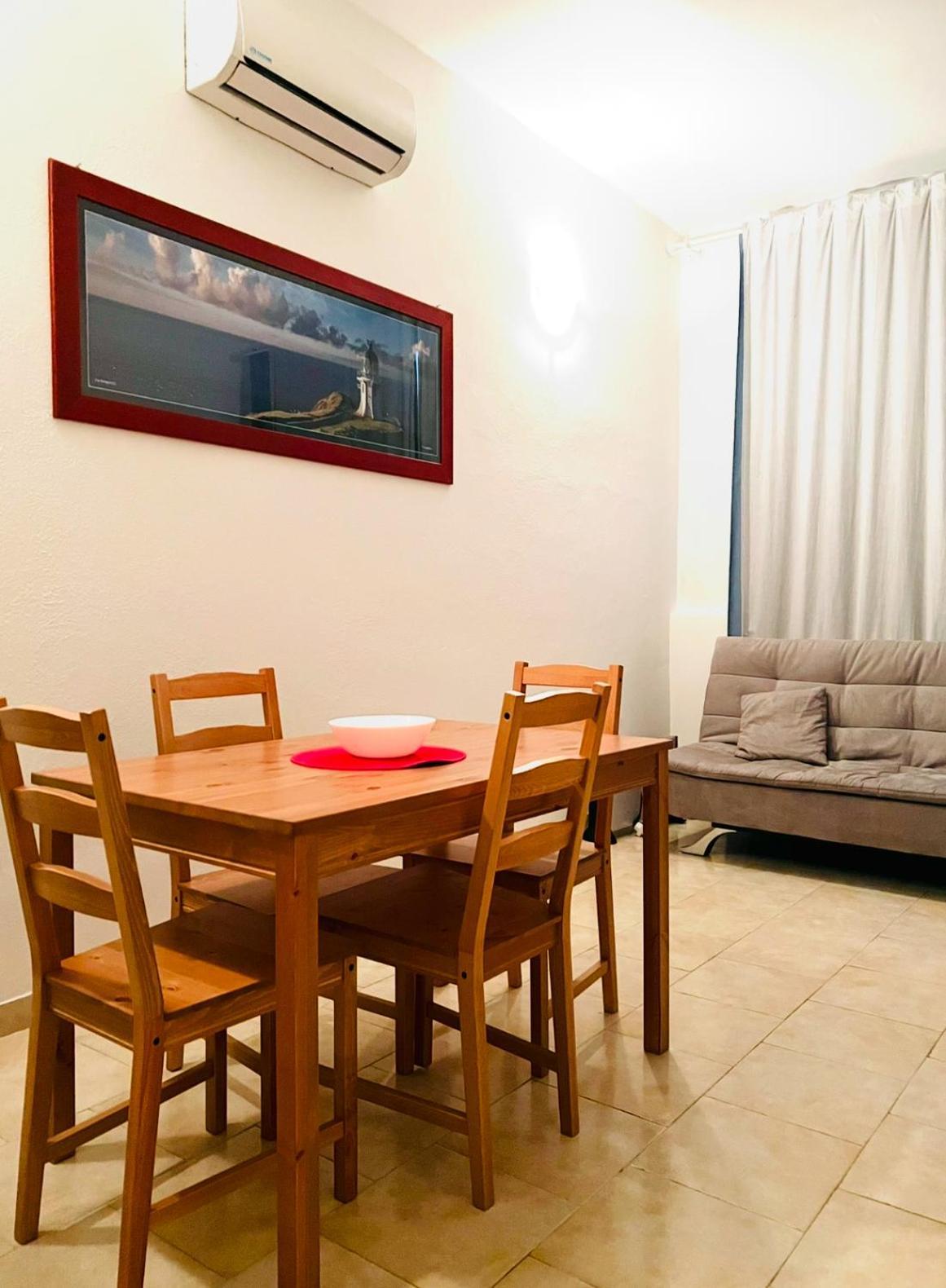Nice With Parking Close To The Metro In City Very Nice *